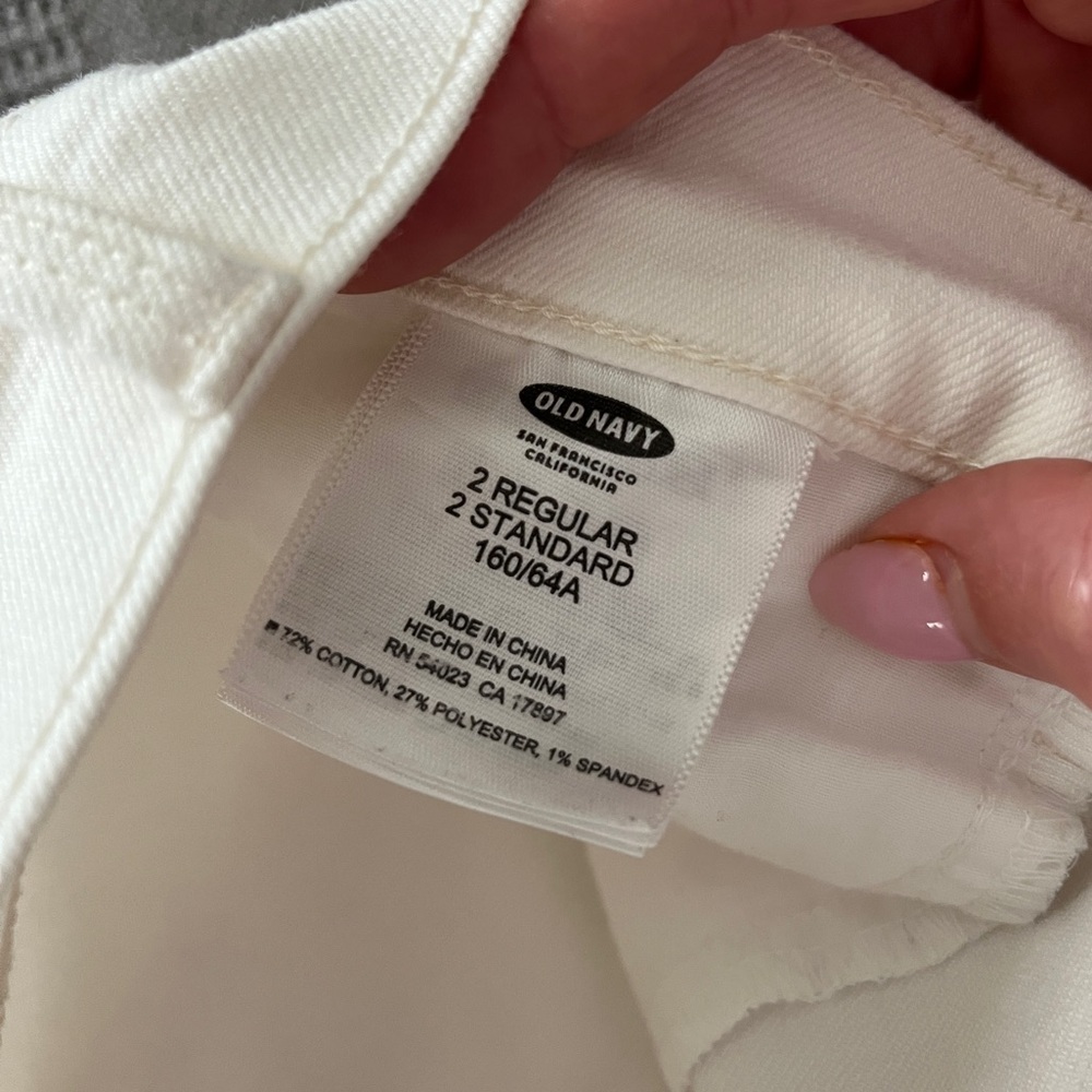 Old Navy White Straight Leg Jeans - Picture 6 of 9